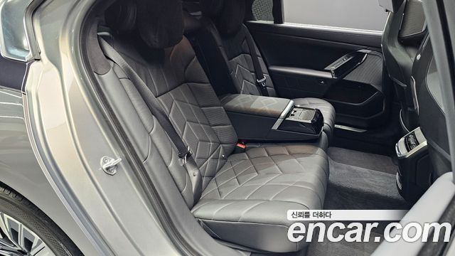 BMW 7-Series 740d xDrive Design Pure Excellence