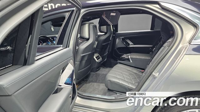 BMW 7-Series 740d xDrive Design Pure Excellence