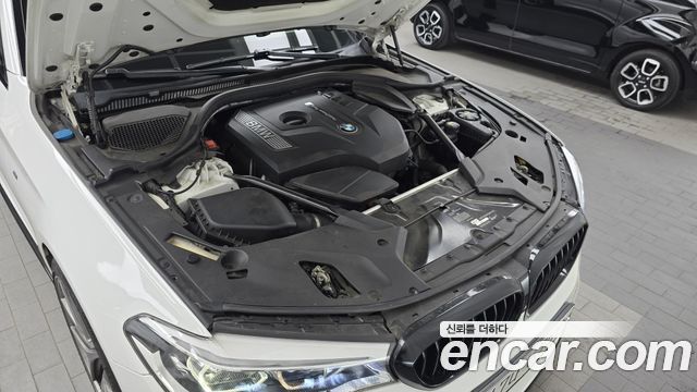 BMW 5-Series 530i M Sport Package Plus