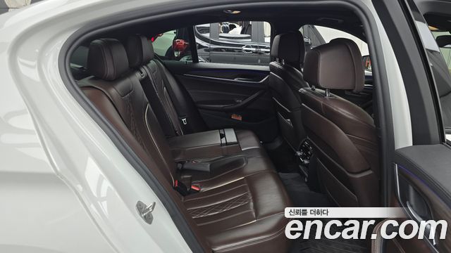 BMW 5-Series 530i M Sport Package Plus