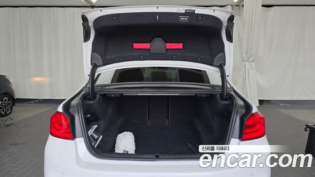 BMW 5-Series 530i M Sport Package Plus