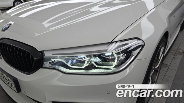 BMW 5-Series 530i M Sport Package Plus