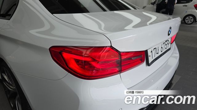 BMW 5-Series 530i M Sport Package Plus