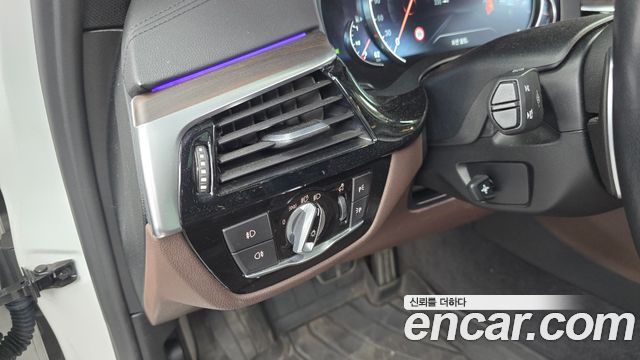 BMW 5-Series 530i M Sport Package Plus