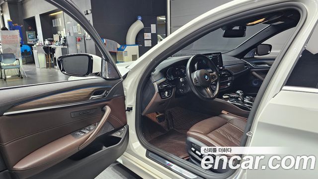 BMW 5-Series 530e M Sport