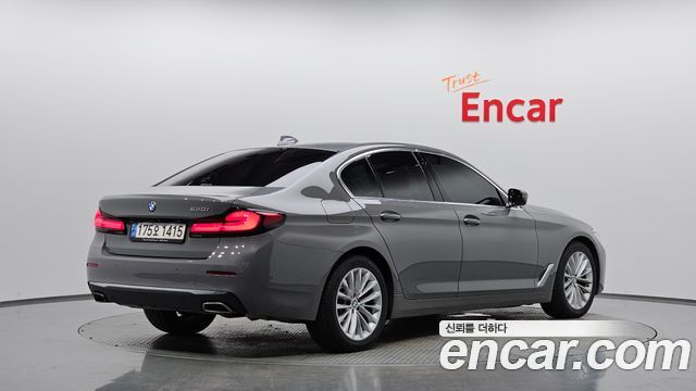 BMW 5-Series 520i Luxury