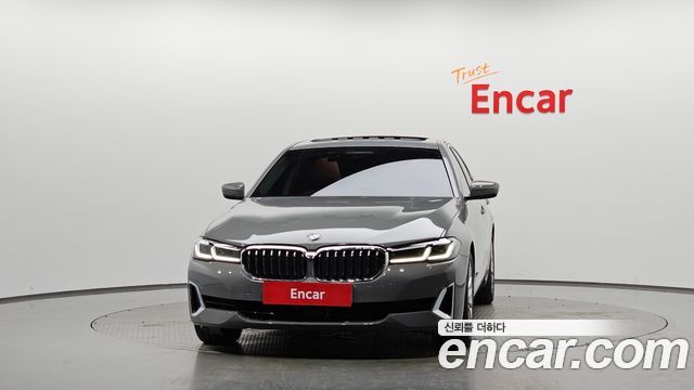 BMW 5-Series 520i Luxury