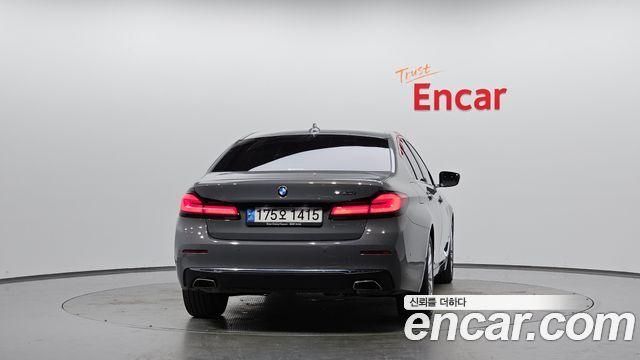 BMW 5-Series 520i Luxury