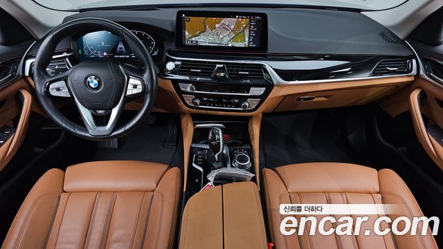 BMW 5-Series 520i Luxury