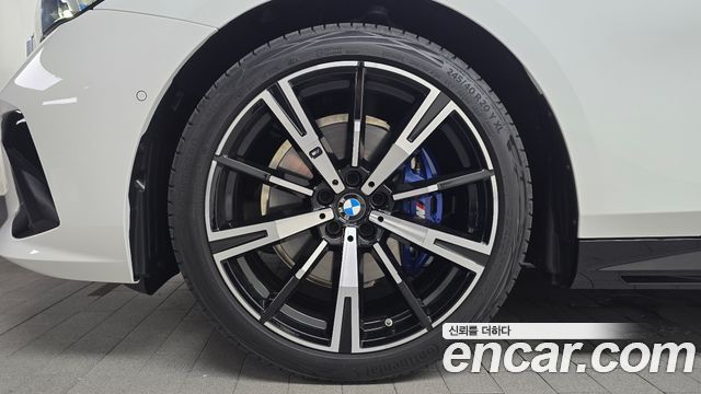 BMW 5-Series 530i xDrive M Sport