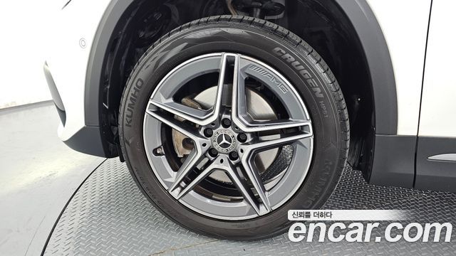 Mercedes-Benz GLA-Class GLA250 4MATIC