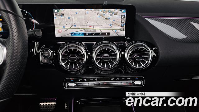 Mercedes-Benz GLA-Class GLA250 4MATIC