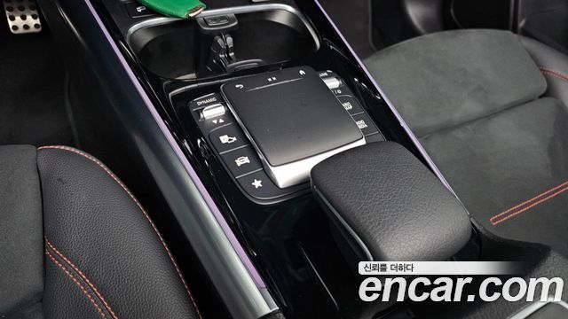 Mercedes-Benz GLA-Class GLA250 4MATIC