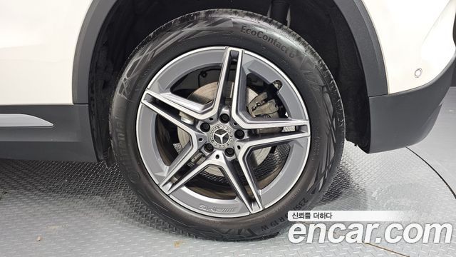 Mercedes-Benz GLA-Class GLA250 4MATIC