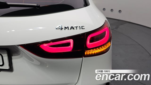 Mercedes-Benz GLA-Class GLA250 4MATIC
