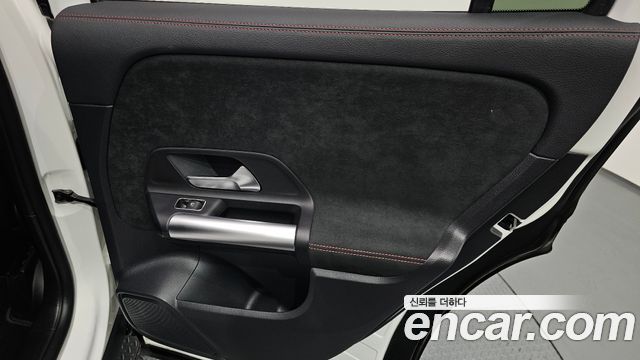 Mercedes-Benz GLA-Class GLA250 4MATIC