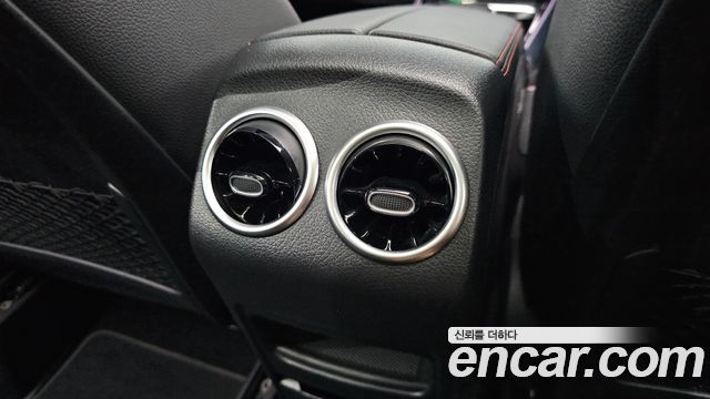 Mercedes-Benz GLA-Class GLA250 4MATIC