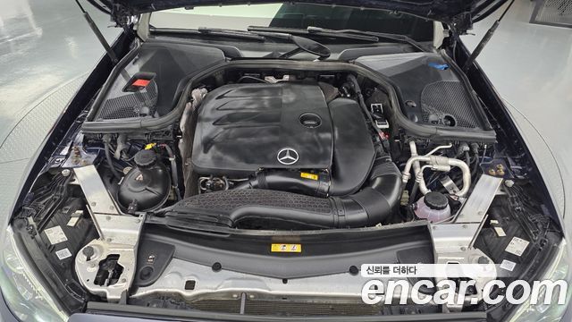 Mercedes-Benz E-Class E350 4MATIC AMG Line
