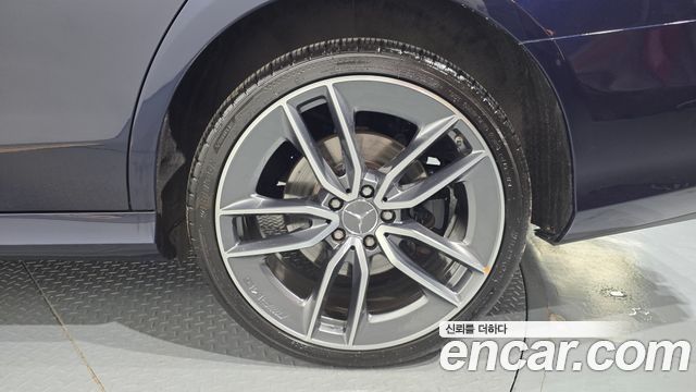 Mercedes-Benz E-Class E350 4MATIC AMG Line