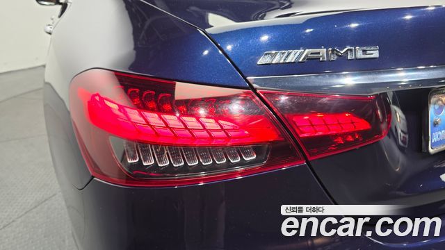 Mercedes-Benz E-Class E350 4MATIC AMG Line