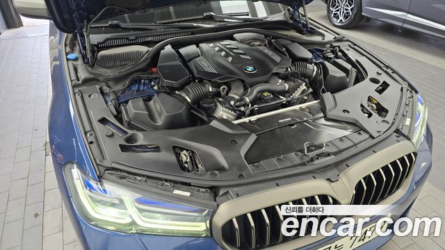 BMW 5-Series M550i xDrive