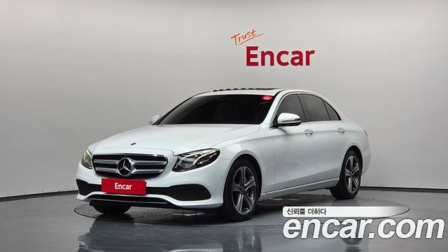 Mercedes-Benz E-Class E300 4MATIC Avnatgarde