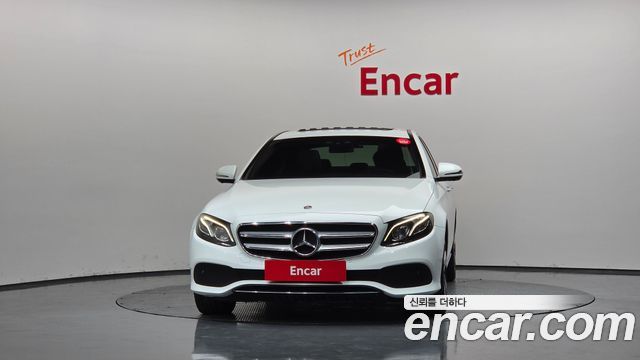Mercedes-Benz E-Class E300 4MATIC Avnatgarde
