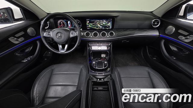 Mercedes-Benz E-Class E300 4MATIC Avnatgarde