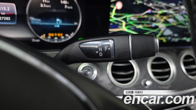 Mercedes-Benz E-Class E300 4MATIC Avnatgarde