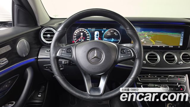Mercedes-Benz E-Class E300 4MATIC Avnatgarde