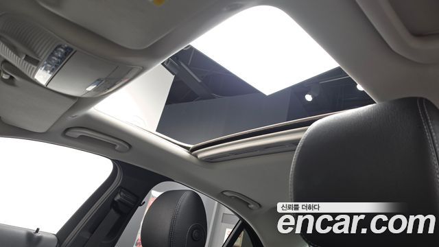 Mercedes-Benz E-Class E300 4MATIC Avnatgarde