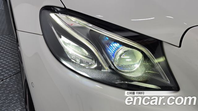 Mercedes-Benz E-Class E300 4MATIC Avnatgarde