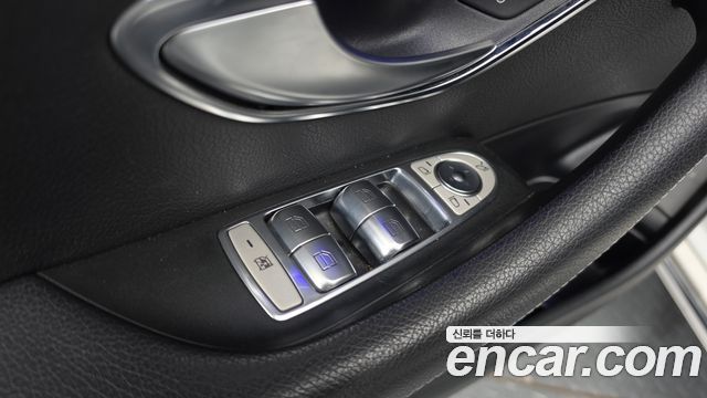 Mercedes-Benz E-Class E300 4MATIC Avnatgarde