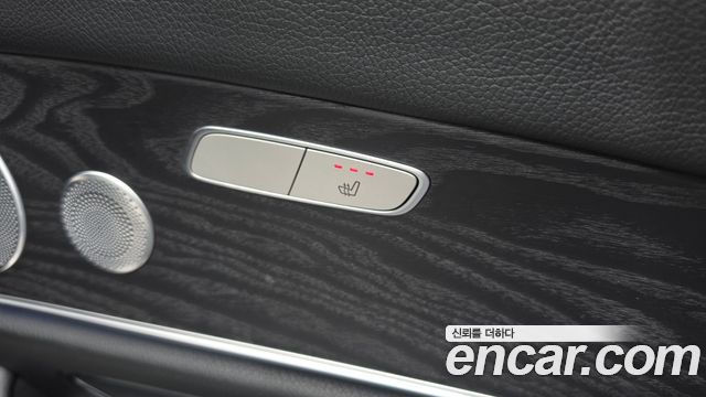 Mercedes-Benz E-Class E300 4MATIC Avnatgarde