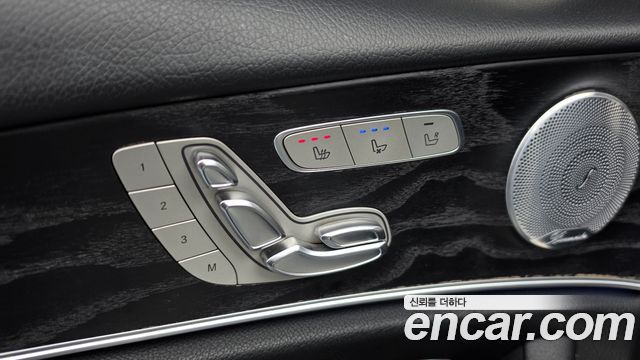 Mercedes-Benz E-Class E300 4MATIC Avnatgarde