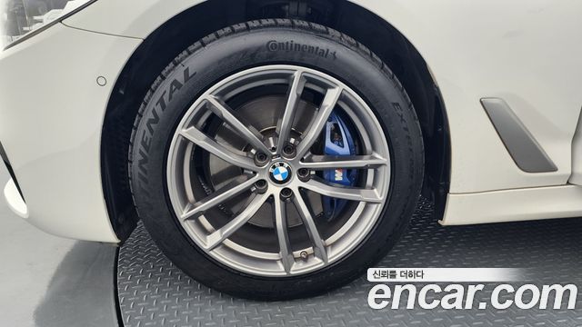 BMW 5-Series 530i xDrive M Sport Package