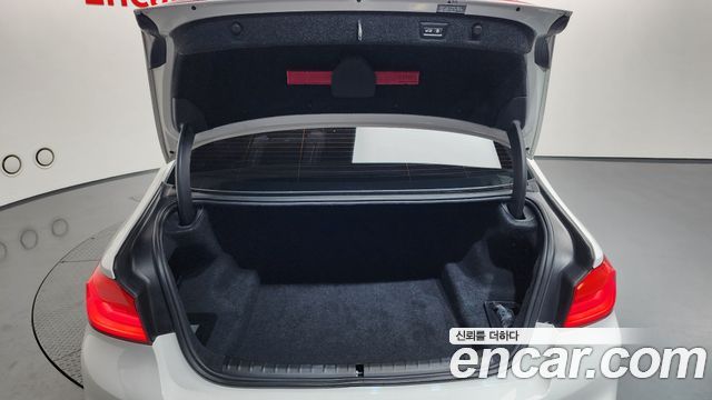 BMW 5-Series 530i xDrive M Sport Package