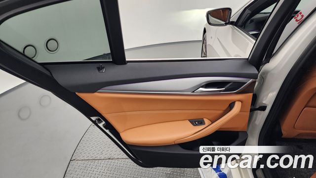 BMW 5-Series 530i xDrive M Sport Package