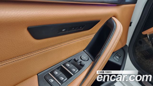 BMW 5-Series 530i xDrive M Sport Package