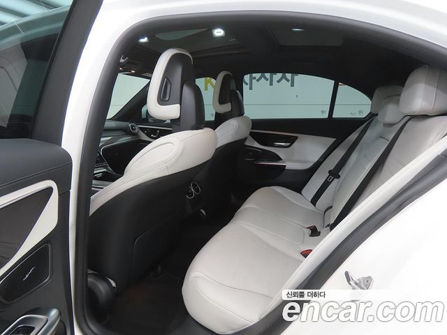 Mercedes-Benz C-Class C300 4MATIC AMG Line