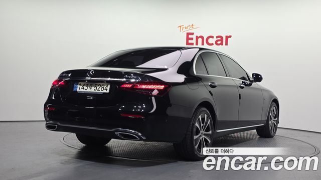 Mercedes-Benz E-Class E300e 4MATIC Exclusive