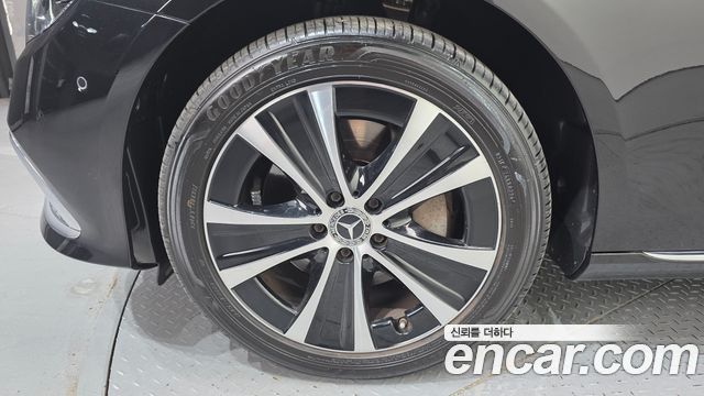 Mercedes-Benz E-Class E300e 4MATIC Exclusive