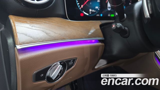Mercedes-Benz E-Class E300e 4MATIC Exclusive