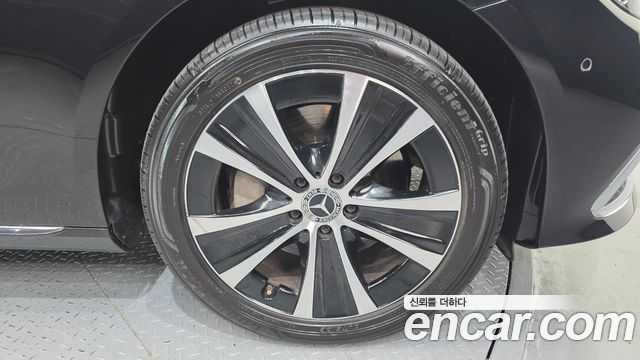 Mercedes-Benz E-Class E300e 4MATIC Exclusive