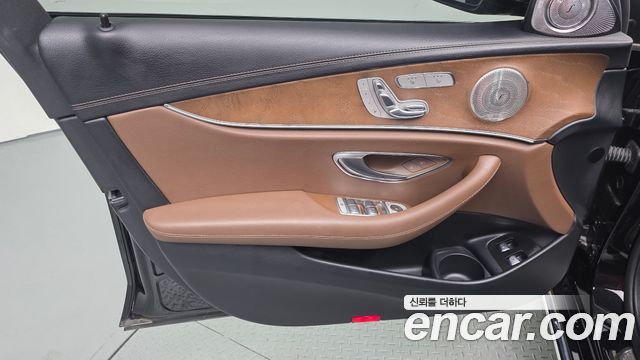 Mercedes-Benz E-Class E300e 4MATIC Exclusive