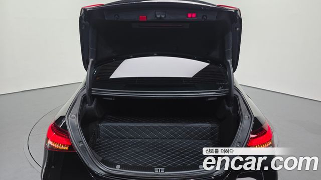 Mercedes-Benz E-Class E300e 4MATIC Exclusive