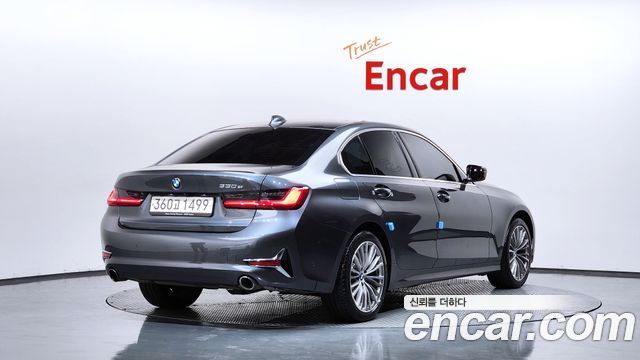 BMW 3-Series 330e Luxury