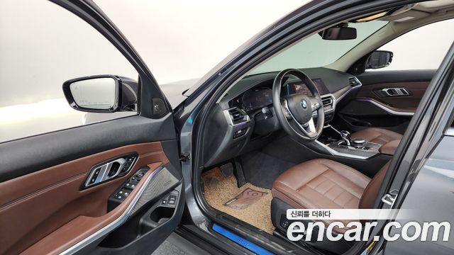 BMW 3-Series 330e Luxury