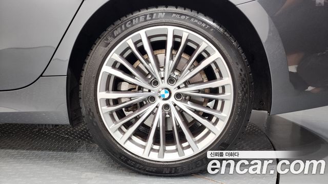 BMW 3-Series 330e Luxury