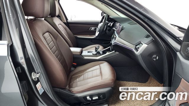 BMW 3-Series 330e Luxury